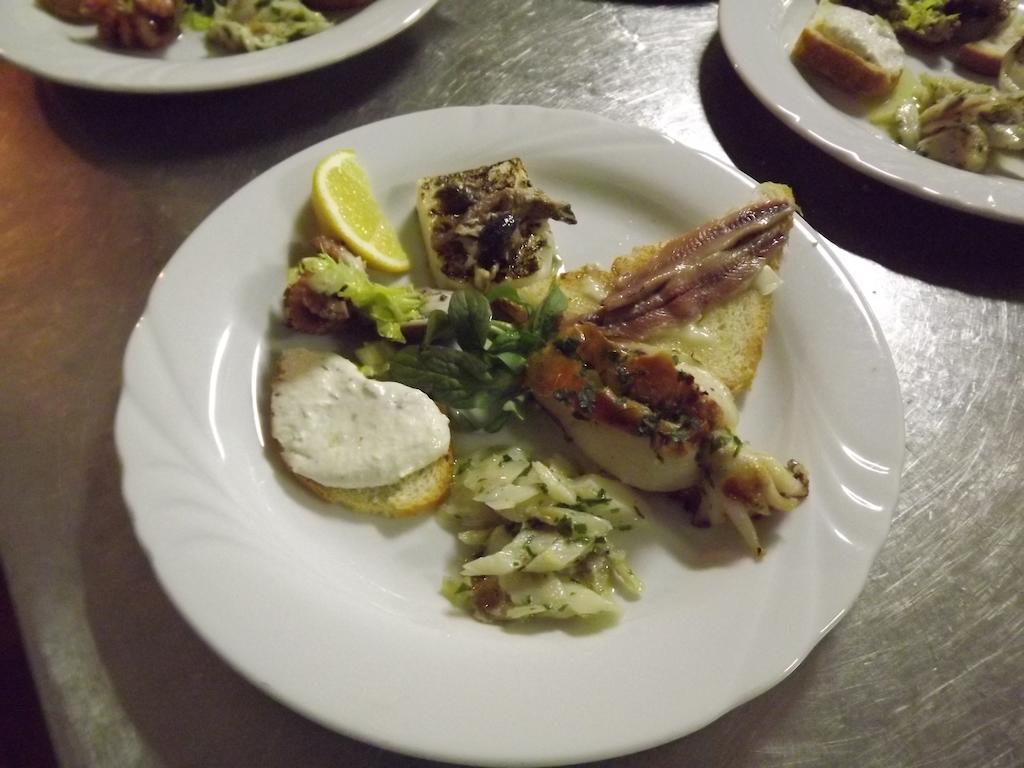 Albergo Ristorante Borghese Montereale Valcellina المظهر الخارجي الصورة